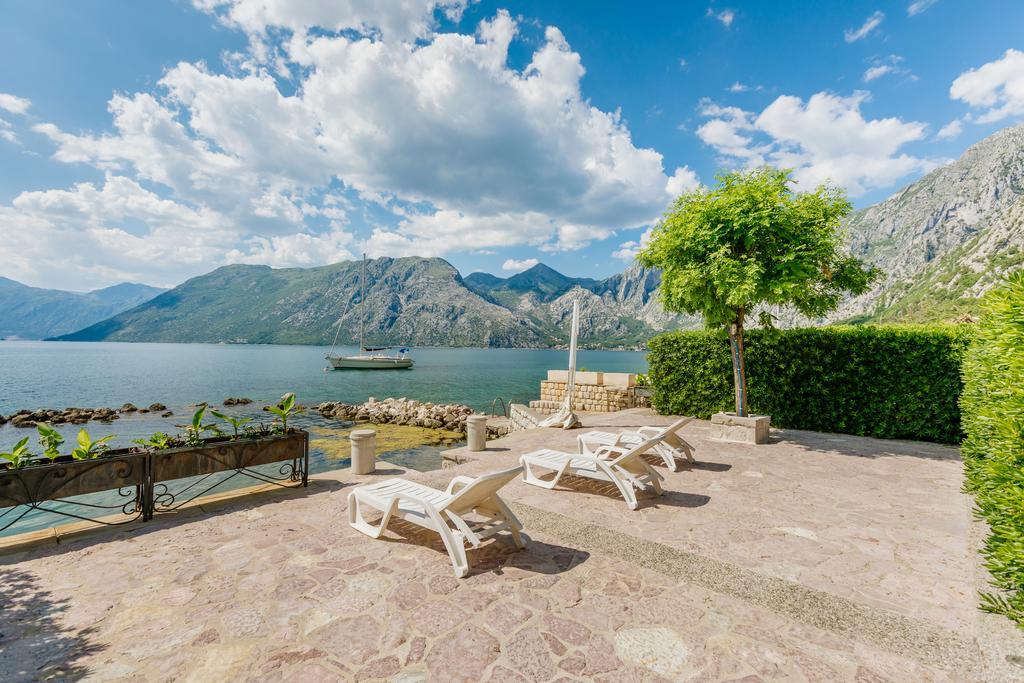 Villa Luxury Stone On The Sea With Private Pool And View Kotor Exterior foto