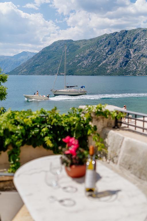 Villa Luxury Stone On The Sea With Private Pool And View Kotor Exterior foto